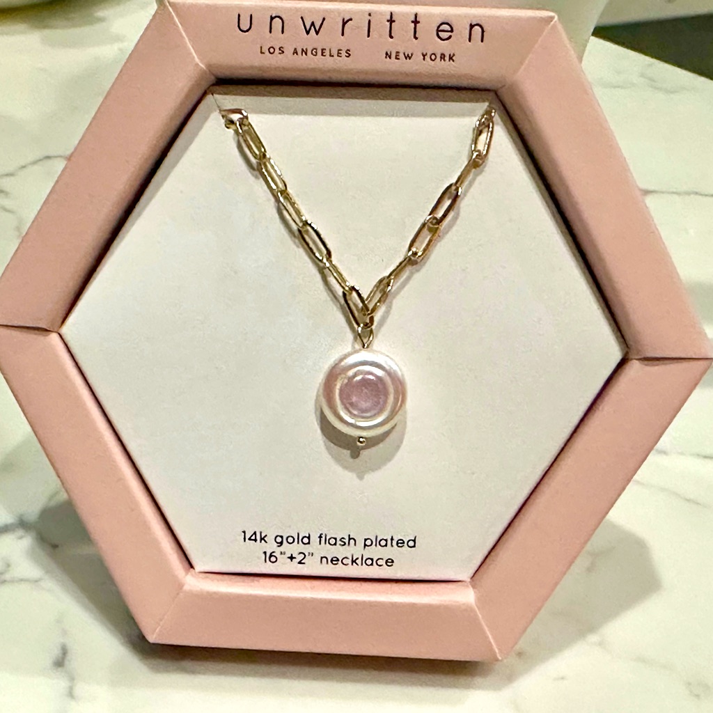 Unwritten Pearl Necklace Nwt 10$